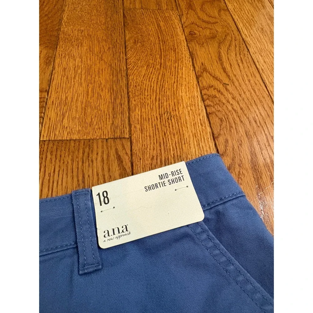 a.n.a a new approach Bijou Blue Mid-Rise Shortie Short 18 3.5